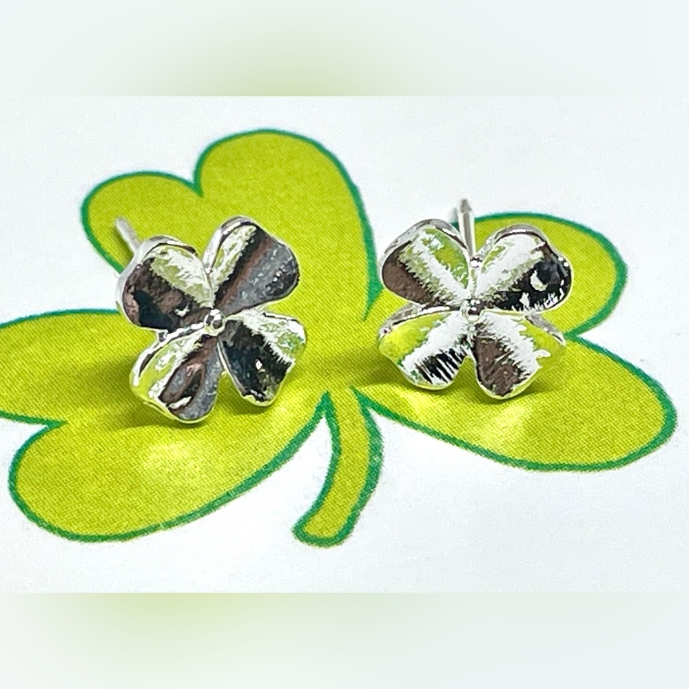 Irish Shamrock Lucky 4 Leaf Clover Silver Tone Studs Stud Earrings 9mm NWT
